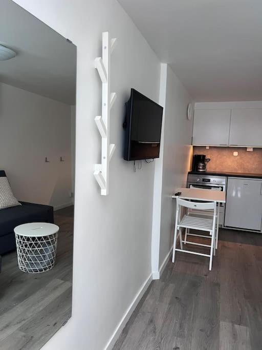 Laegenhet Med Egen Ingang. Apartment Sundsvall Exterior foto